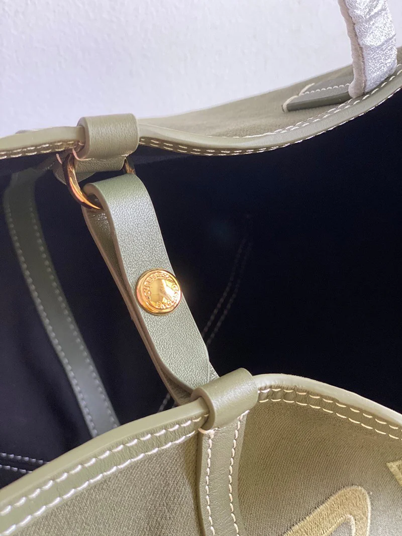 秋冬新作【バーバリー トートバッグ コピー】ミディアム チェックキャンバス ビーチ Bag94860