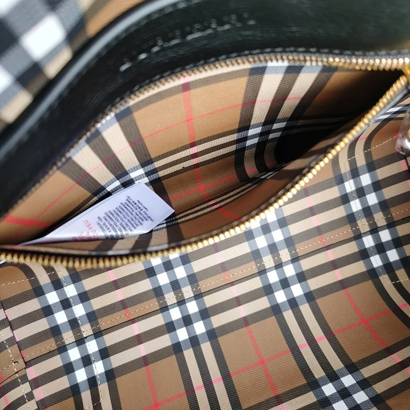 目を惹くカラー バーバリー トートバッグ スーパーコピー SM TOTE Bak78743