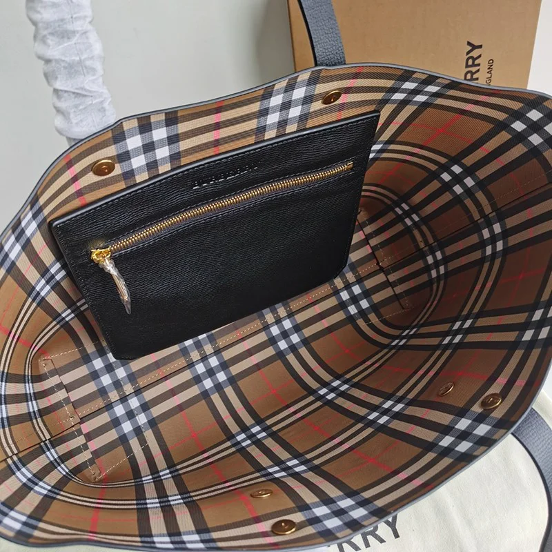 目を惹くカラー バーバリー トートバッグ スーパーコピー SM TOTE Bak78743