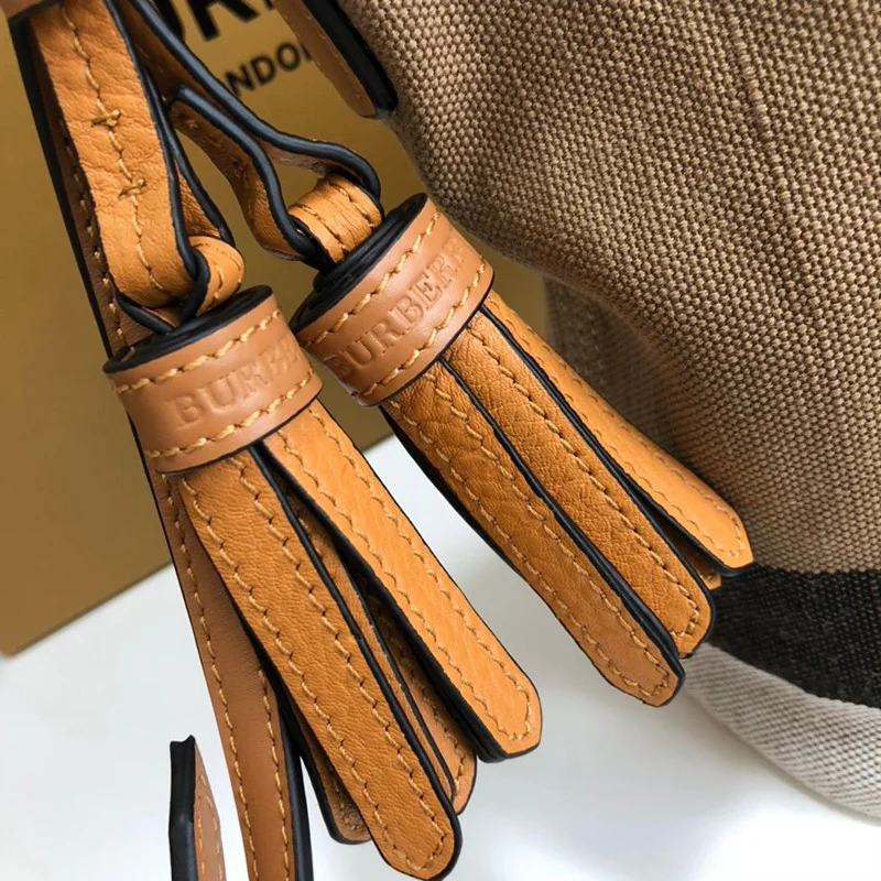 21-22AW【バーバリー ショルダーバッグ コピー】キャンバスチェックとレザーのバケツ Baw64278