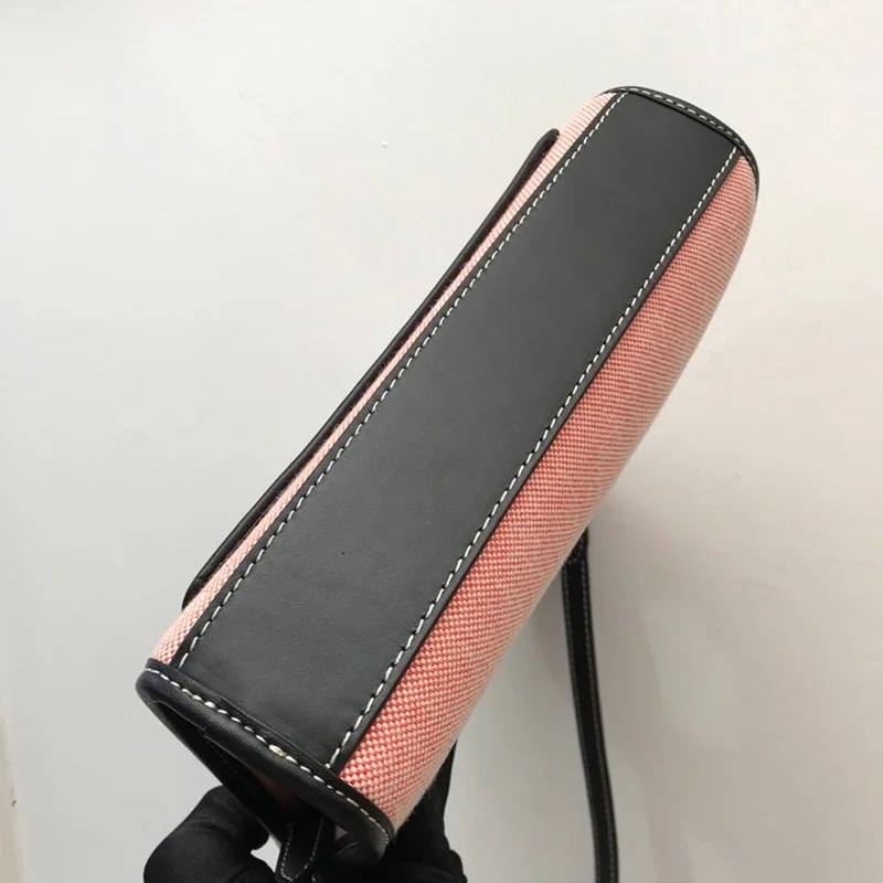 完売必至バーバリー ポケットバッグ 偽物 ミニロゴグラフィックキャンバス&レザー Baq81701