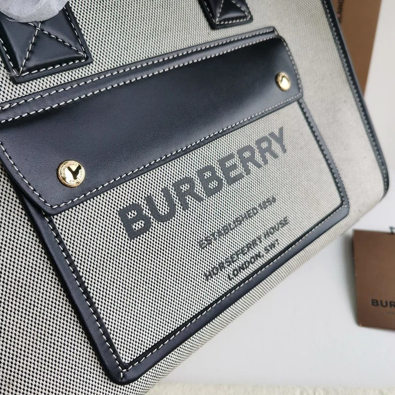 秋冬新作バーバリー トートバッグ 偽物 スモール SM NEW TOTE Bat07930
