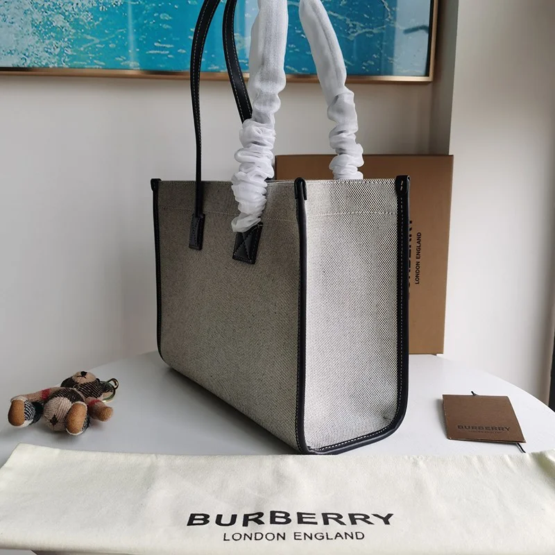 秋冬新作バーバリー トートバッグ 偽物 スモール SM NEW TOTE Bat07930