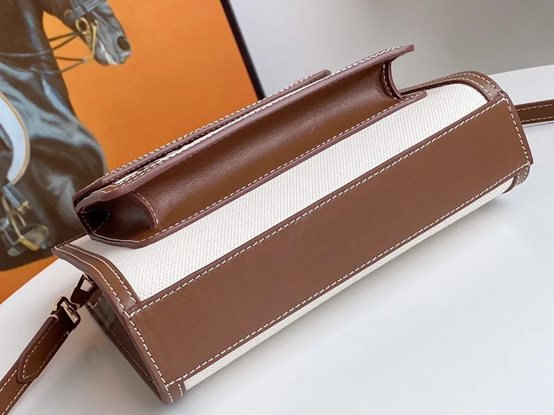 《大人気》【バーバリー ポケットバッグ コピー】ミニ ツートン キャンバス&レザー Bat47267