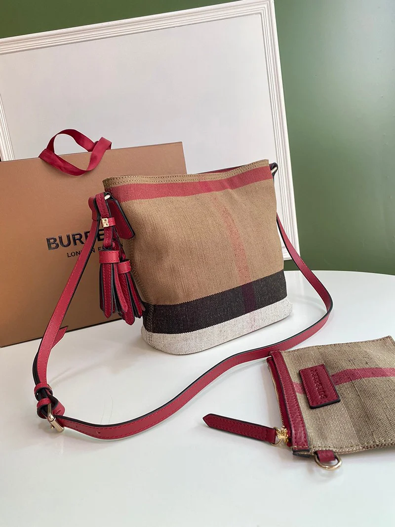 21-22AW【バーバリー ショルダーバッグ コピー】キャンバスチェックとレザーのバケツ Baw64278