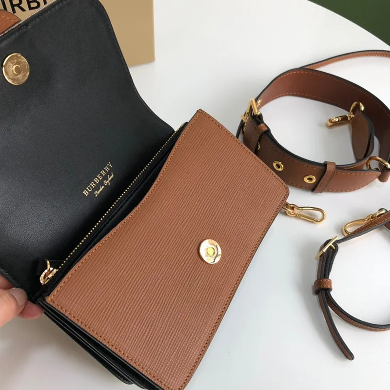 日本未入荷【バーバリー ショルダーバッグ コピー】クロスボディ ZIP&バックル Baw86557