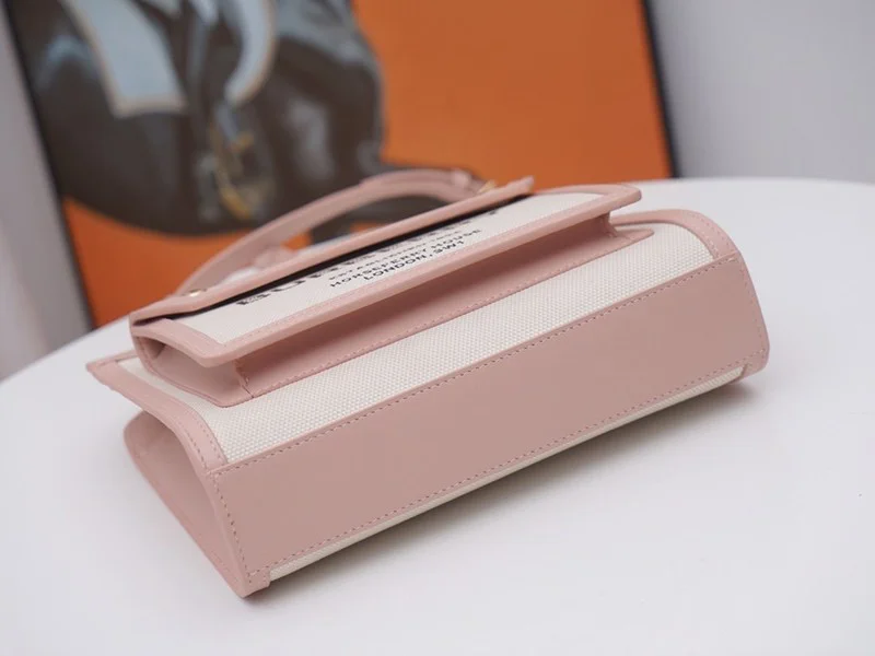 大人気!!新色【バーバリー ポケットバッグ コピー】ミニ ツートン キャンバス&レザー Bax29650
