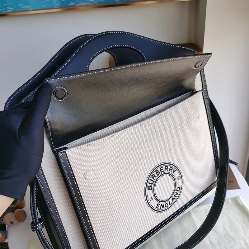 人気急上昇バーバリー ショルダーバッグ コピー ミニ ツートン キャンバス＆レザー ポケットバッグ Baz55041