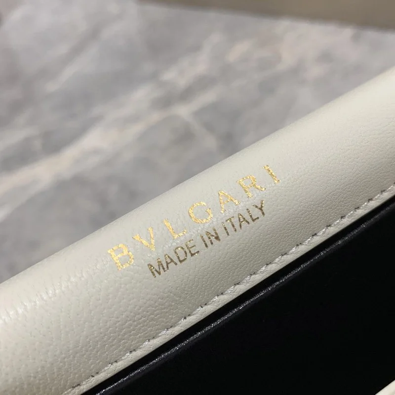 送料込【ブルガリ】新色! SERPENTI FOREVER 白 ナッパ ハンドバッグ Buy87368