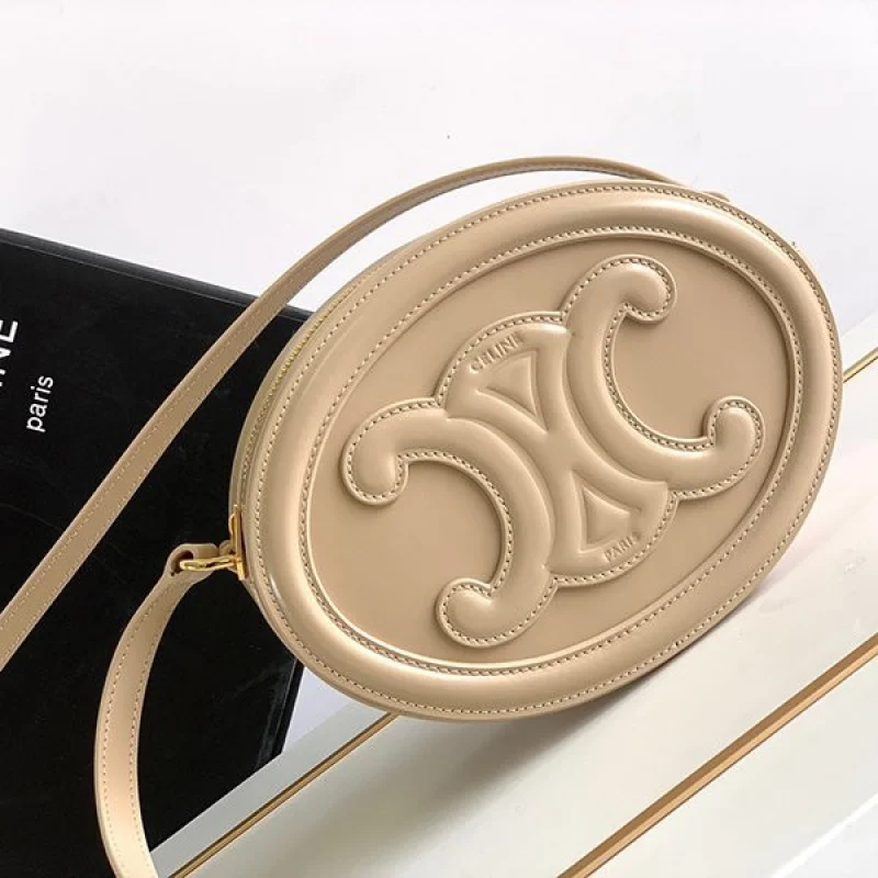 すぐ届くセリーヌ OVAL SHOULDER CLUTCH トリオンフ コピーブランド Cef35437