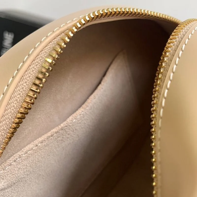 すぐ届くセリーヌ OVAL SHOULDER CLUTCH トリオンフ コピーブランド Cef35437
