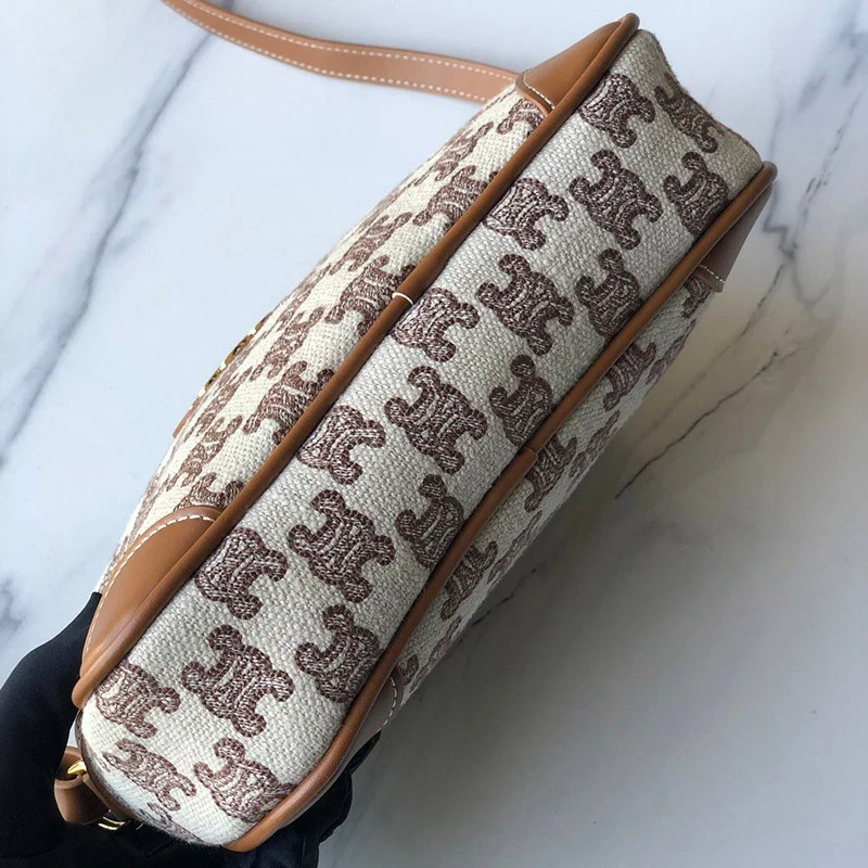 国内完売☆セリーヌ ショルダーバッグ コピー カメラバッグ トリオンフの刺繍 194332CS819BR