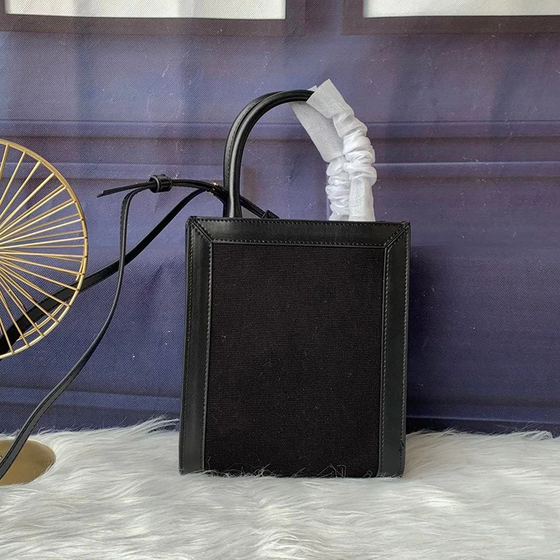 関税込★セリーヌ ショルダーバッグ 偽物 ミニ バーティカル カバ バッグ Ced90530
