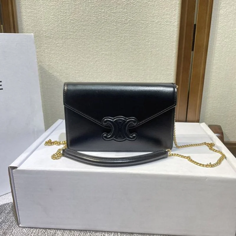 セリーヌ ティーン キュイル トリオンフバッグ コピー ブラック Cee87154
