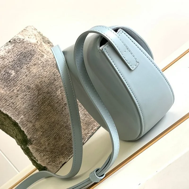 セリーヌ トリオンフ コピー BESACE TRIOMPHE ショルダーバッグ Cen40182