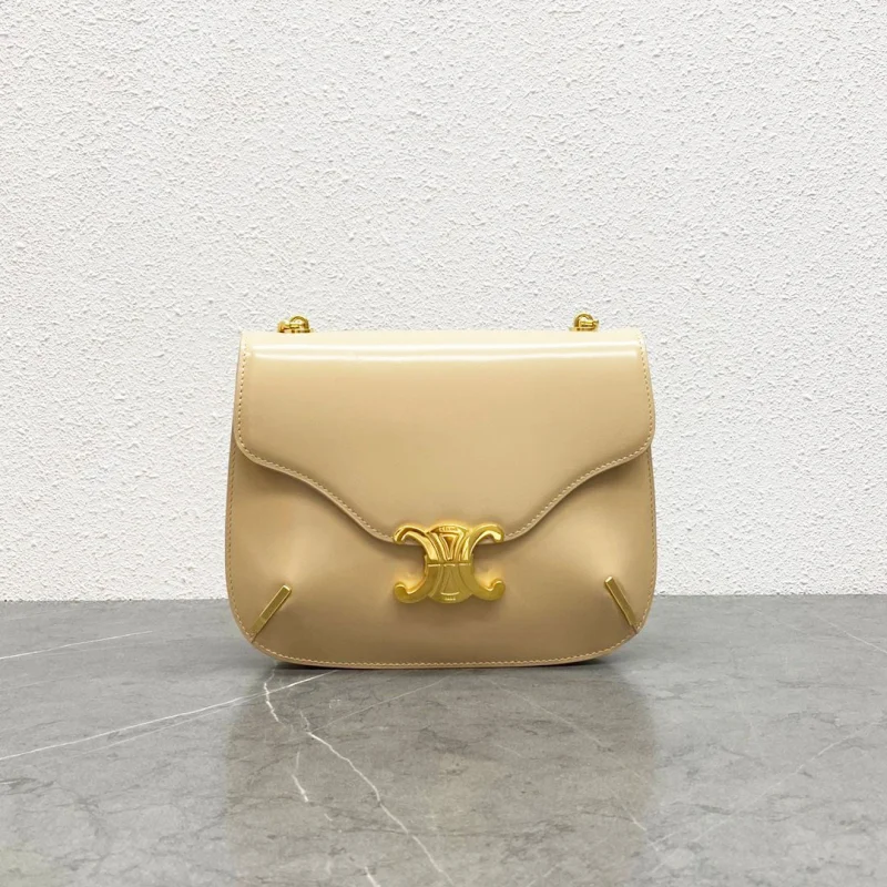 最安値挑戦セリーヌ チェーン ブザス トリオンフ ショルダーバッグ 偽物 Ces03951