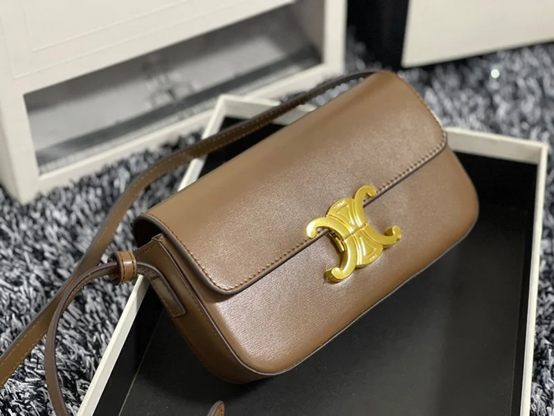 日本未入荷【セリーヌ ショルダーバッグ コピー】トリオンフ ショルダーバッグ 茶色 Ces06930