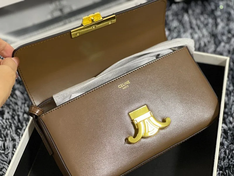 日本未入荷【セリーヌ ショルダーバッグ コピー】トリオンフ ショルダーバッグ 茶色 Ces06930