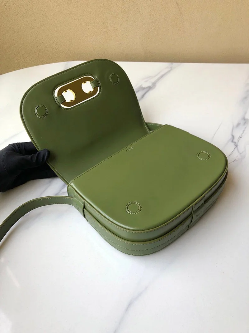 セリーヌ ハンドバッグ コピー ミディアム マイヨン トリオンフ バッグ カーフスキン Cez96369