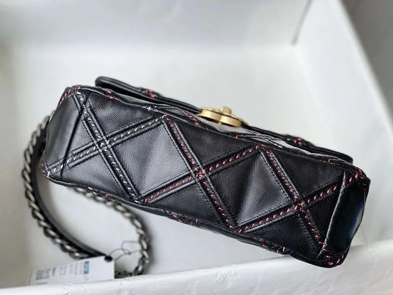 可愛い シャネル チェーン ショルダーバッグ 偽物N級品 shs70155