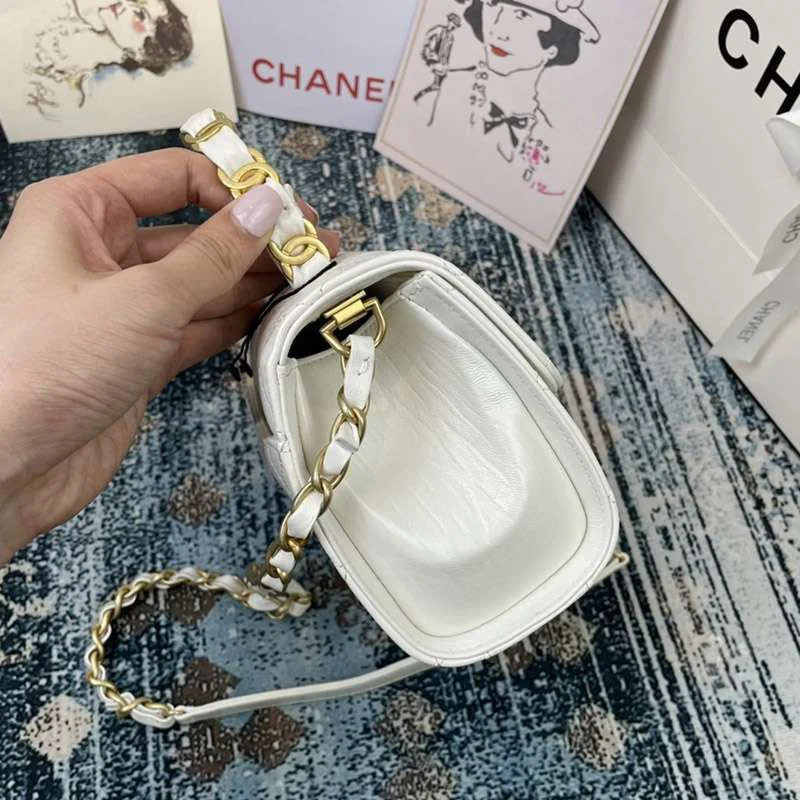可愛い シャネル ショルダーバッグ 偽物 AS2477