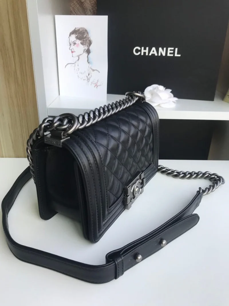 【奇跡の再入荷!即発送】シャネル ボーイ シャネル ショルダーバッグ スーパーコピー sha43272
