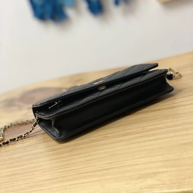 高品質シャネル コピー クラシック チェーンウォレット ショルダーバッグ shg17823