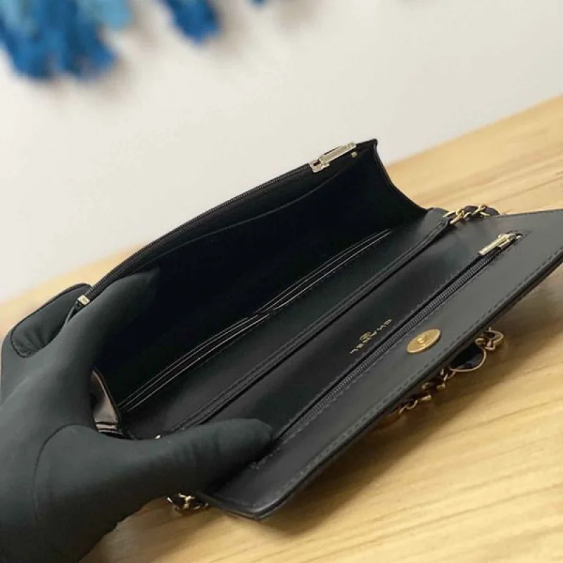 高品質シャネル コピー クラシック チェーンウォレット ショルダーバッグ shg17823