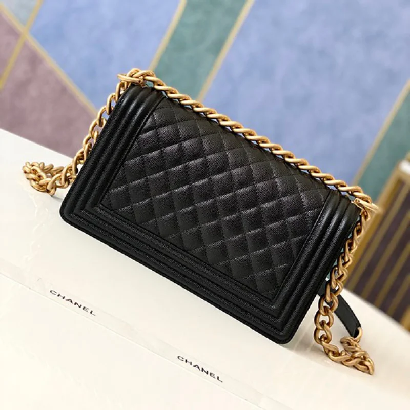 シャネル 偽物 ボーイシャネル25cm ブラック/ゴールド金具 shh62444