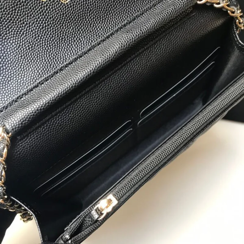 完売必至 シャネル 偽物キャビアスキン チェーンバッグ shk37365