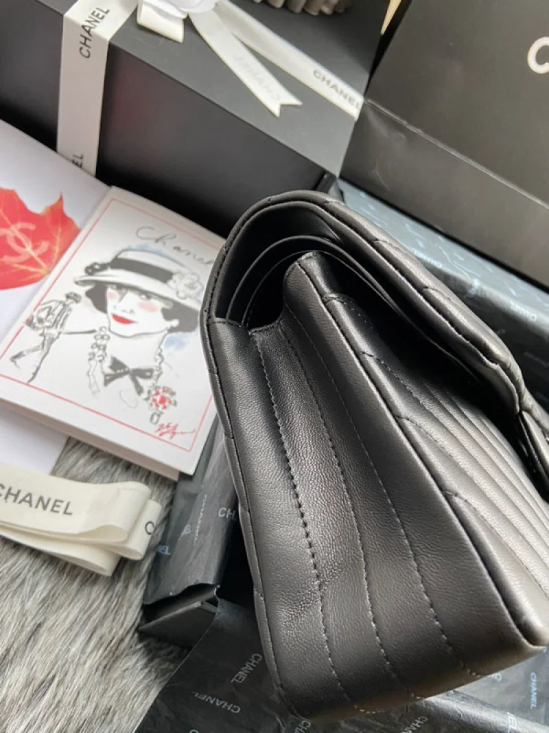 可愛い シャネル ショルダーバッグ偽物 チェーンバッグ グレー shk58197