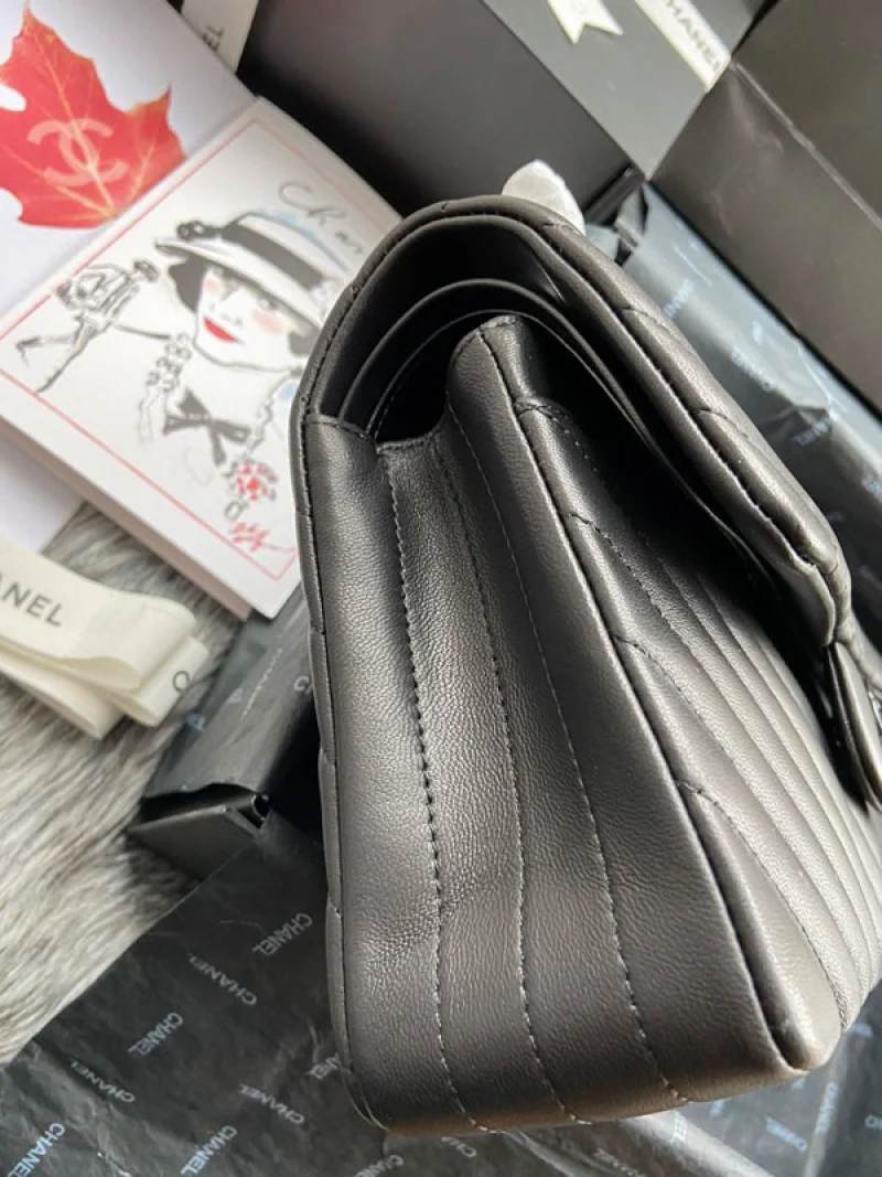 可愛い シャネル ショルダーバッグ偽物 チェーンバッグ グレー shk58197