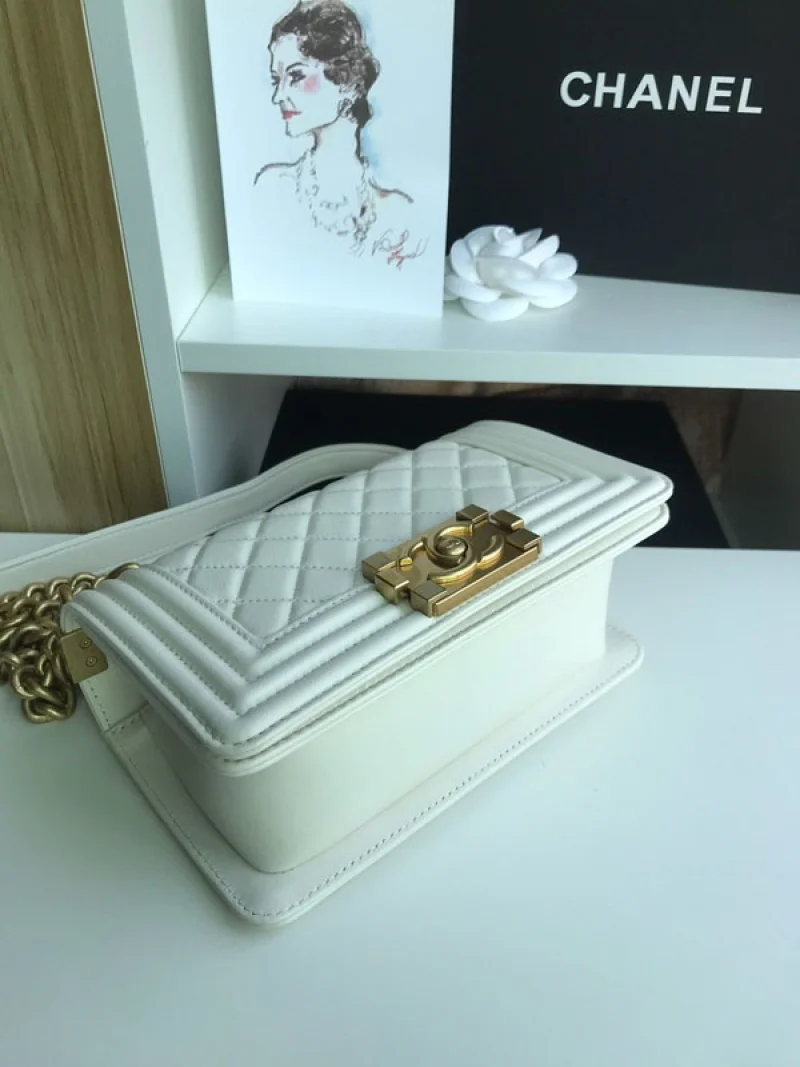 【即発】 シャネル コピーマトラッセ ボーイシャネル ショルダーバッグ shm55020