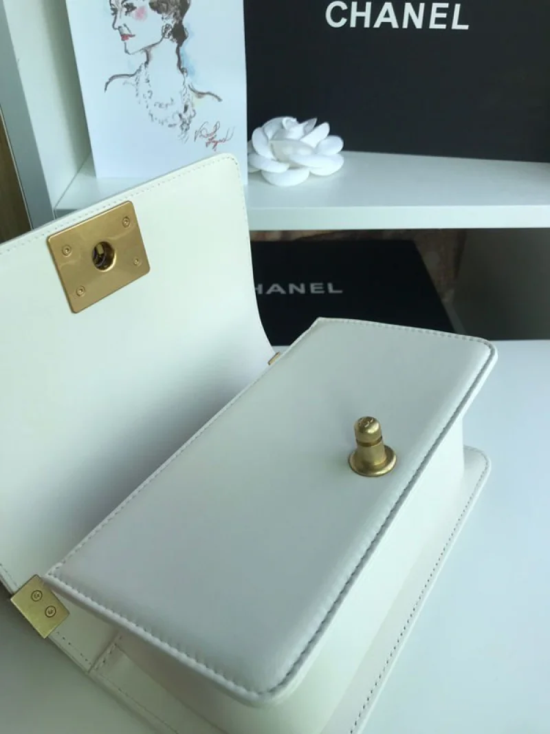 【即発】 シャネル コピーマトラッセ ボーイシャネル ショルダーバッグ shm55020