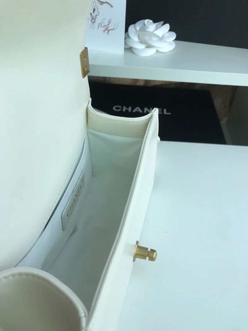 【即発】 シャネル コピーマトラッセ ボーイシャネル ショルダーバッグ shm55020