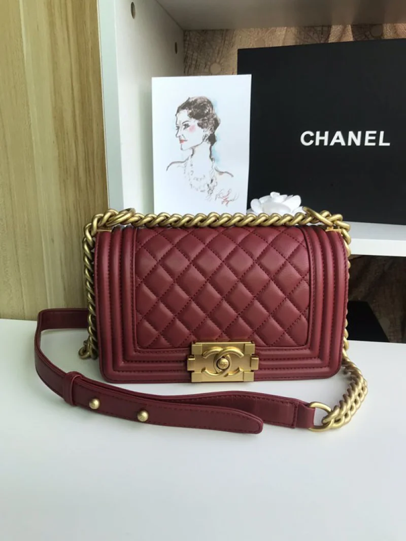 欲しい♡超限定♪ シャネル マトラッセ ボーイ シャネル ショルダーバッグ 偽物 shp92289