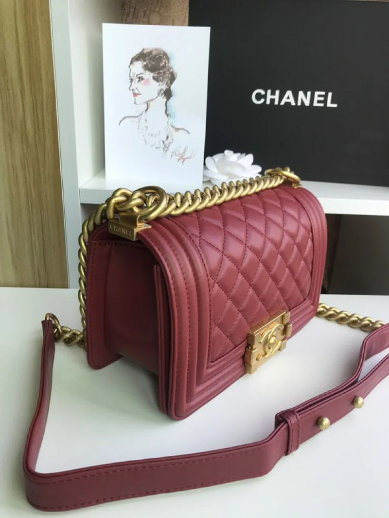 欲しい♡超限定♪ シャネル マトラッセ ボーイ シャネル ショルダーバッグ 偽物 shp92289
