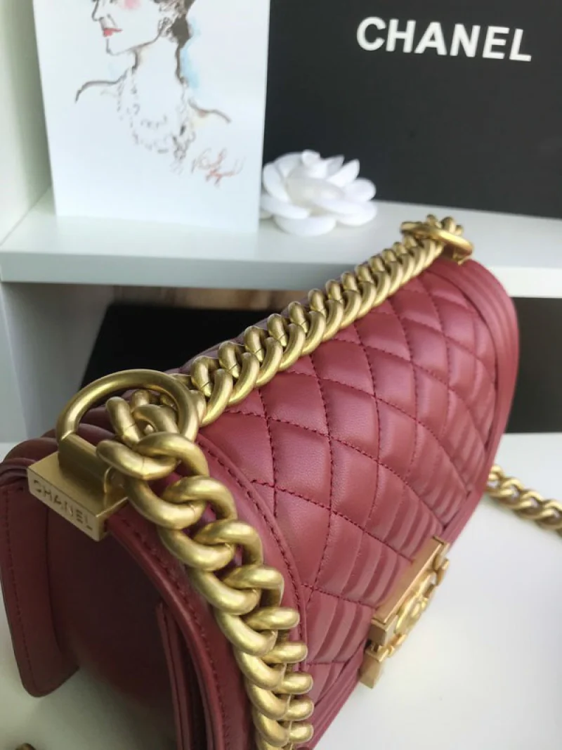 欲しい♡超限定♪ シャネル マトラッセ ボーイ シャネル ショルダーバッグ 偽物 shp92289