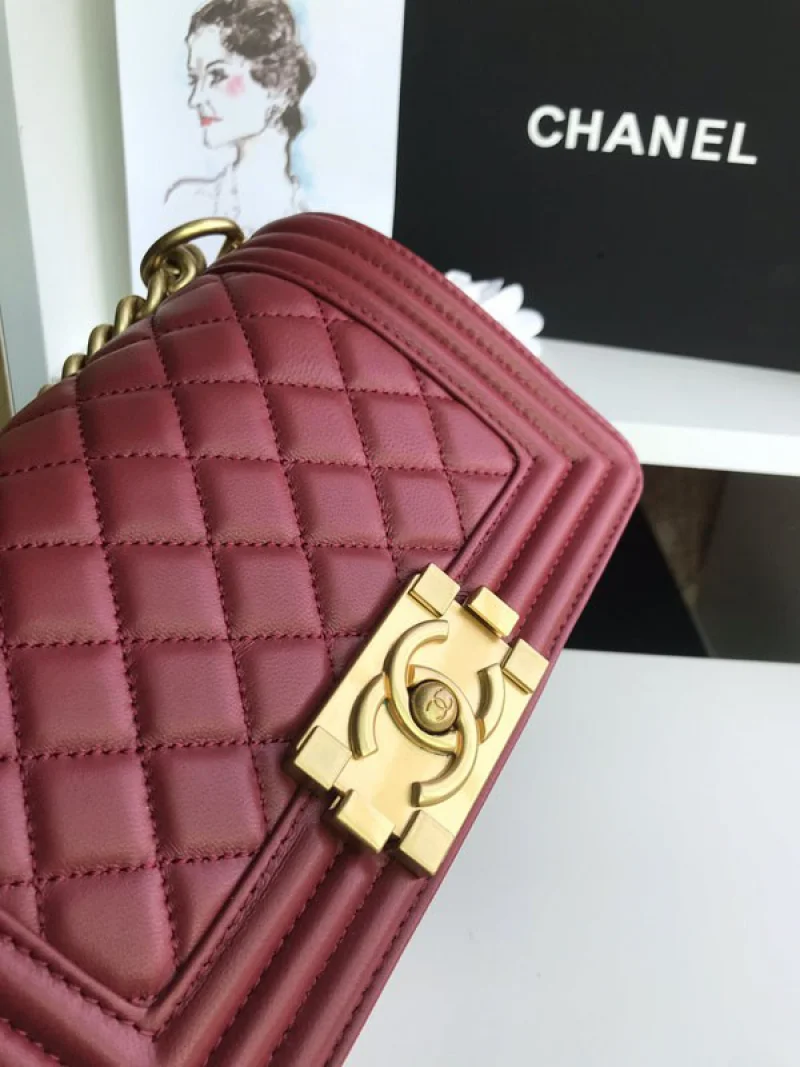 欲しい♡超限定♪ シャネル マトラッセ ボーイ シャネル ショルダーバッグ 偽物 shp92289