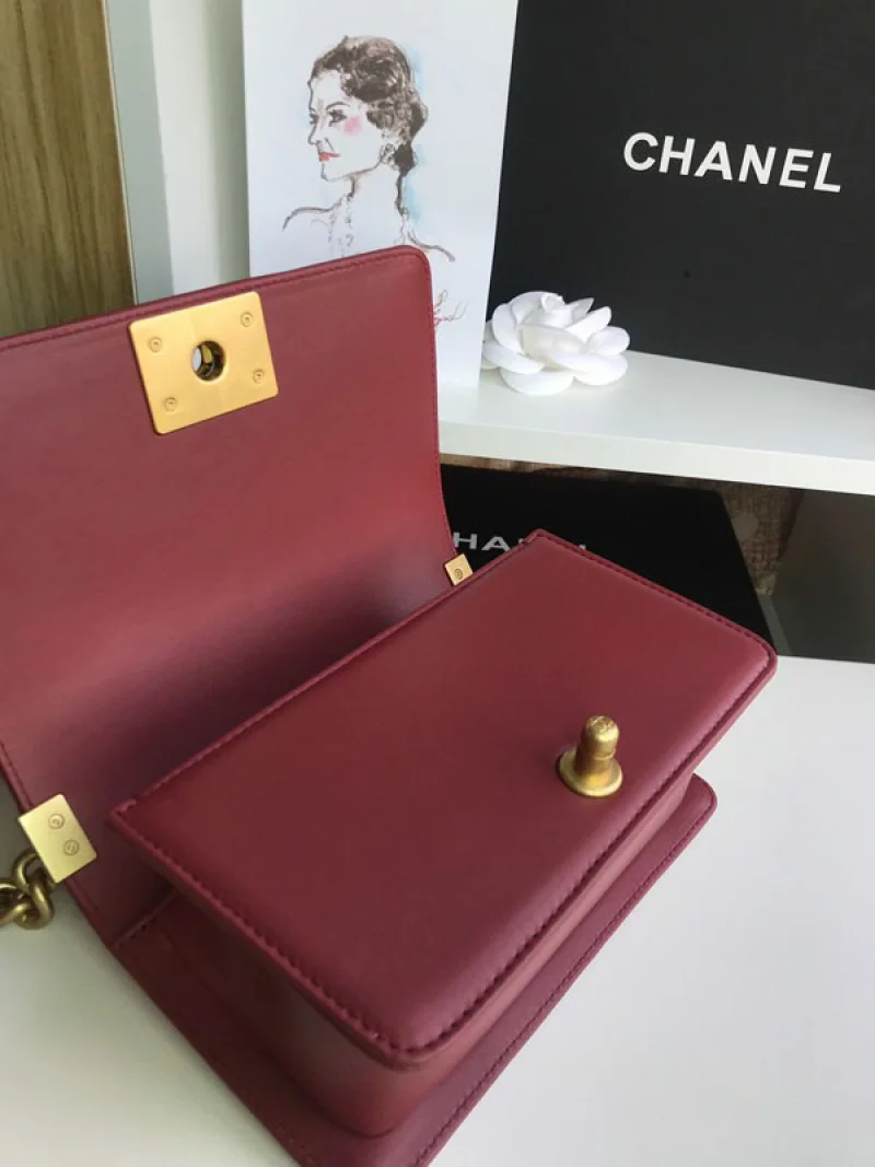 欲しい♡超限定♪ シャネル マトラッセ ボーイ シャネル ショルダーバッグ 偽物 shp92289