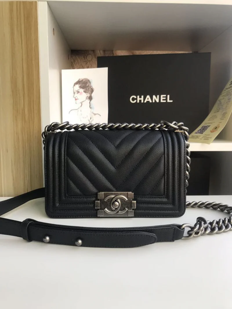 欲しい♡超限定♪ シャネル 偽物 ボーイ シャネル ショルダーバッグ shu37036