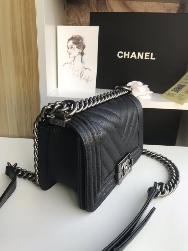 欲しい♡超限定♪ シャネル 偽物 ボーイ シャネル ショルダーバッグ shu37036