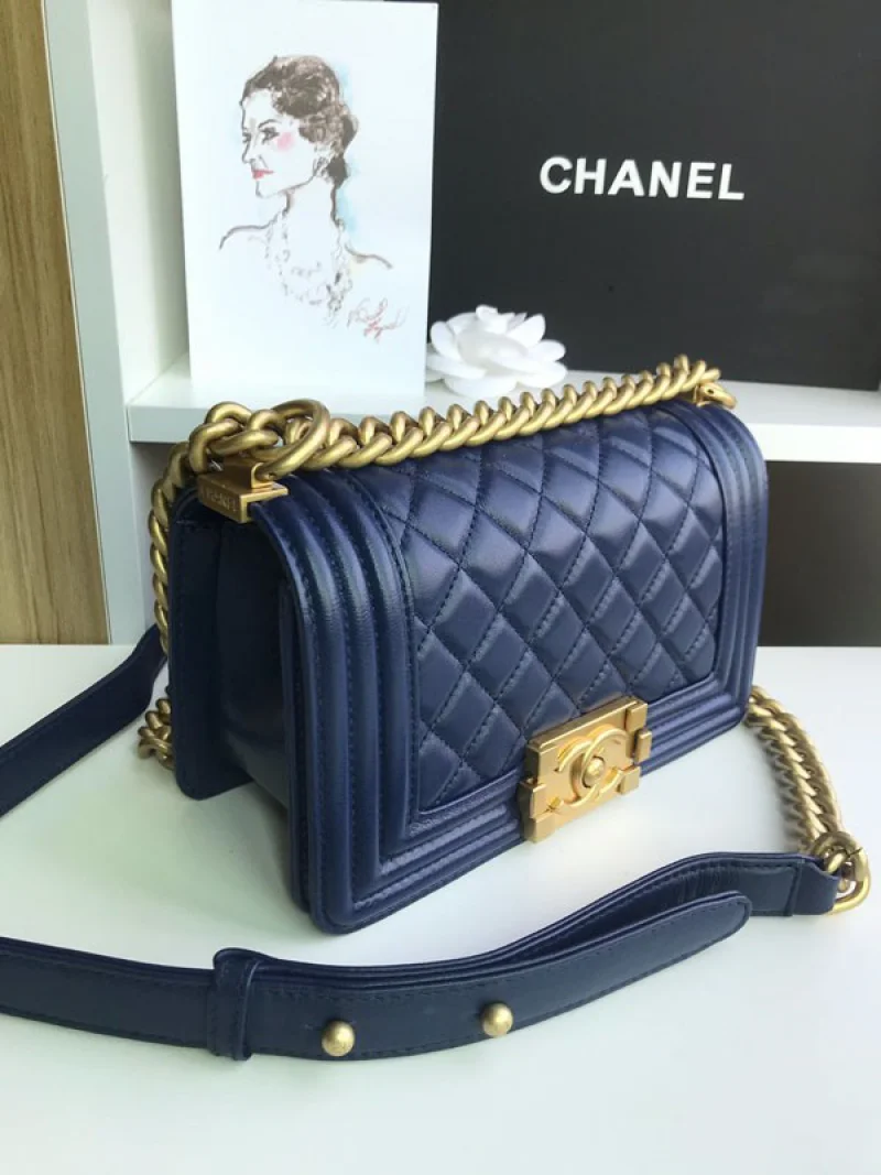 【奇跡の再入荷!即発送】シャネル コピーマトラッセ ボーイ シャネル ショルダーバッグ shw35268