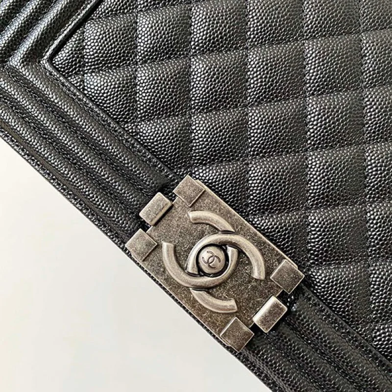 シャネル ボーイシャネル25cm コピー ブラック/シルバー金具 shw99193