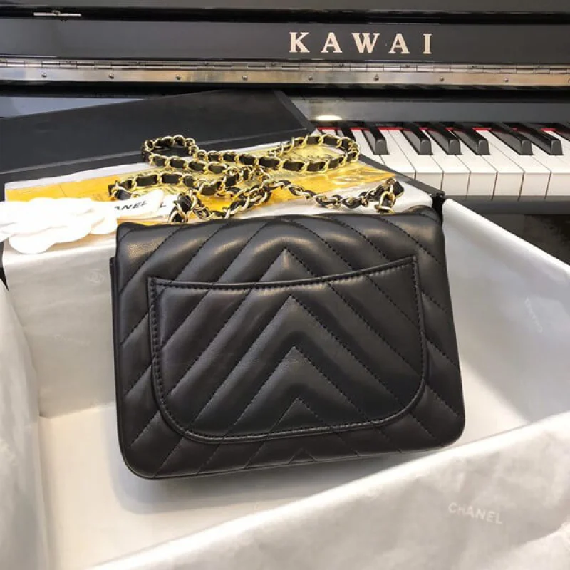欲しい♡超限定♪ シャネル コピー ミニ フラップ バッグ チェーンバッグ shz46873