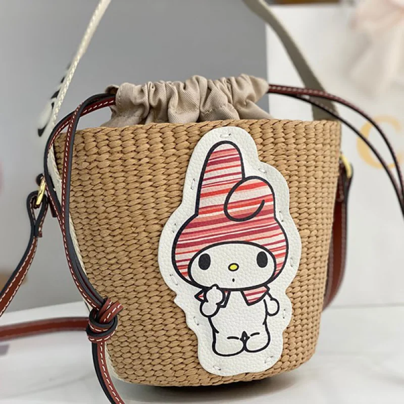 注目★“my melody for クロエ”偽物 スモール“woody”バスケット CHC23SS381J6769A CHC23SS3