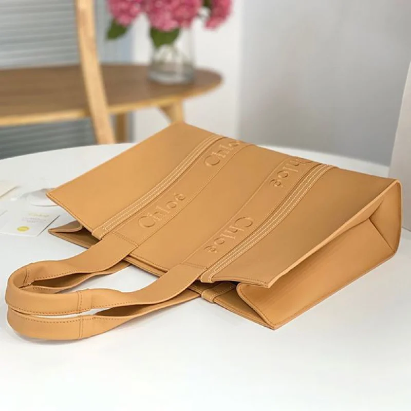 ☆超人気☆クロエ woody コピー カーフスキンレザー スモールトートバッグ GM chv39264