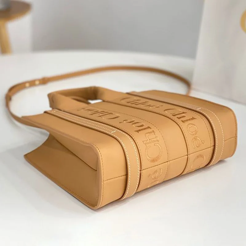 ☆超人気☆クロエ woody コピー カーフスキンレザー スモールトートバッグ PM chx89119