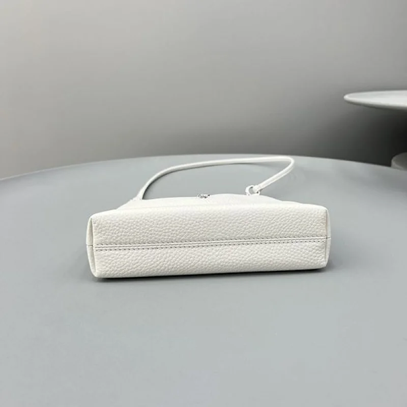 完売必至クロムハーツN級品 ダガー ショルダーバッグ 偽物 Kur39289