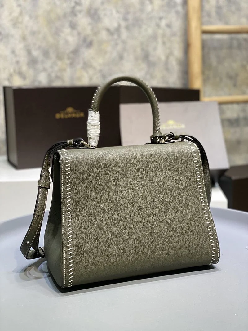 21-22AW デルボー カーフスキン ブリヨン ショルダー ハンドバッグ コピー 2サイズ☆送料込 AA0406ADW0AKSP